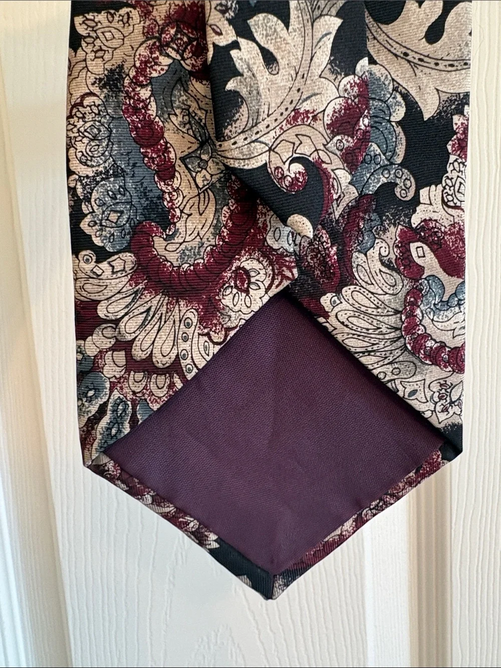 Hunting Horn Discontinued Paisley Floral Tie in Black, Burgundy & Blue 100% Silk